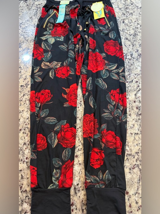 Indero Pants - Floral Red Rose Print Black Jogger Pants